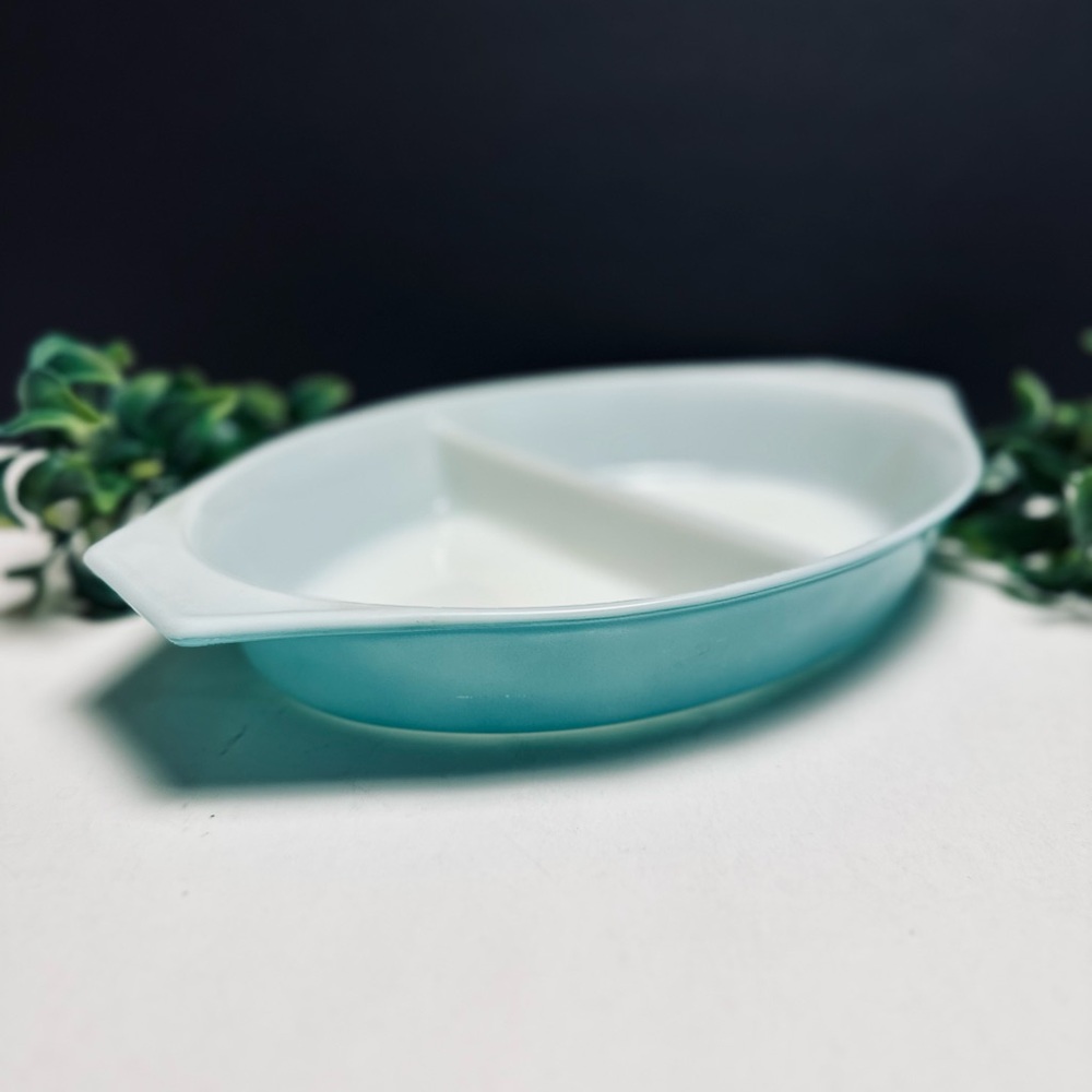Vintage Pyrex Turquoise Oval Divided Casserole Dish 1.5 Qt Ovenware 1960’s - Picture 5 of 8